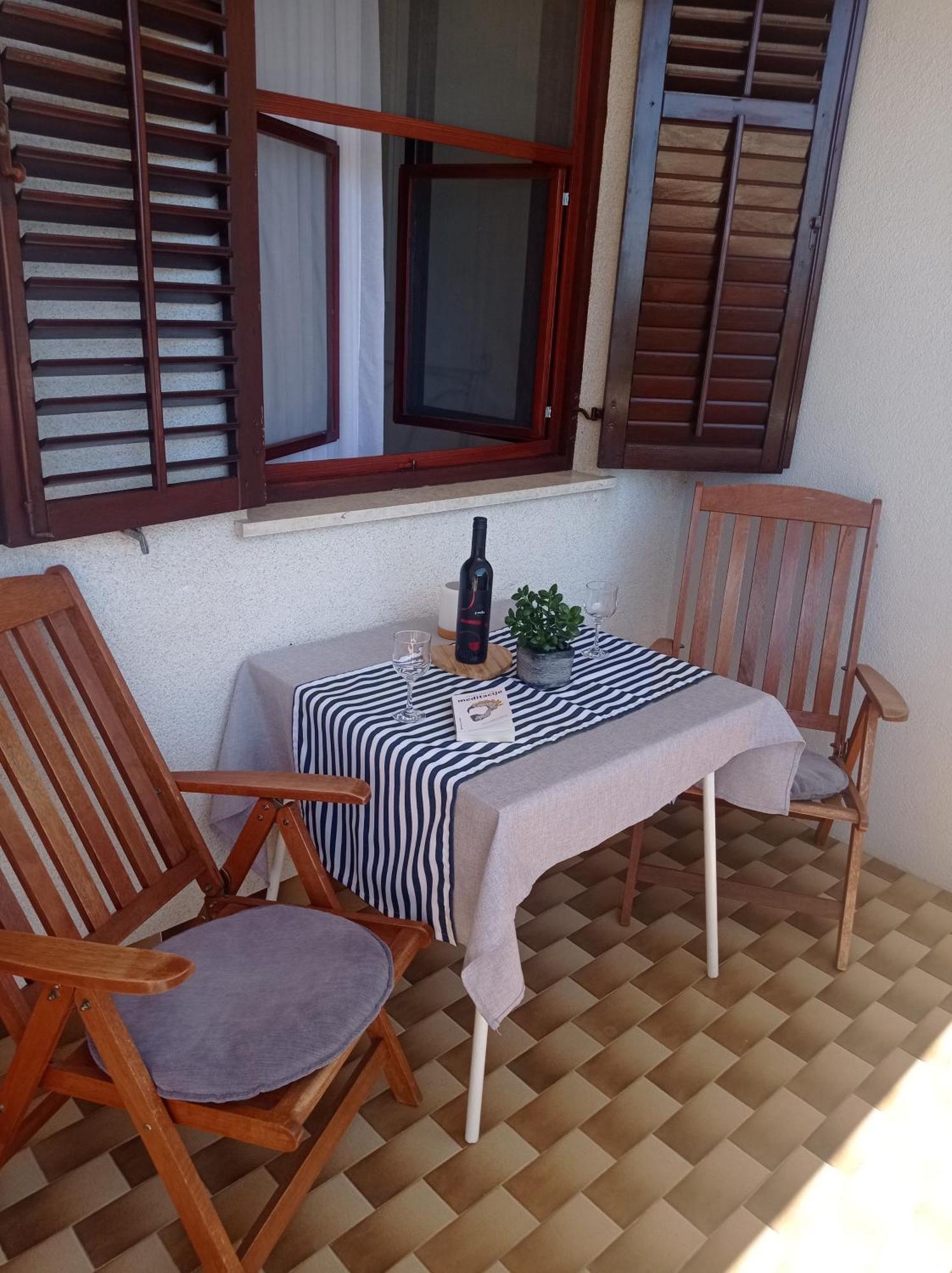 Antonia Apartma *
